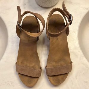 Tan lucky brand wedges